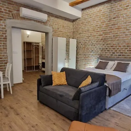 Old Town Rajiceva 3 *