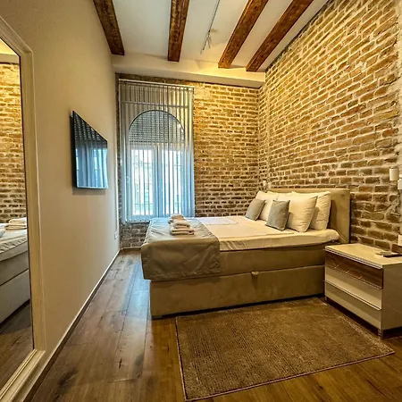 Old Town Rajiceva 3 *