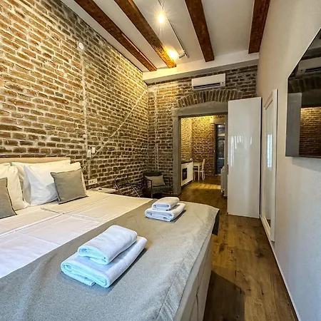 Old Town Rajiceva 3 *